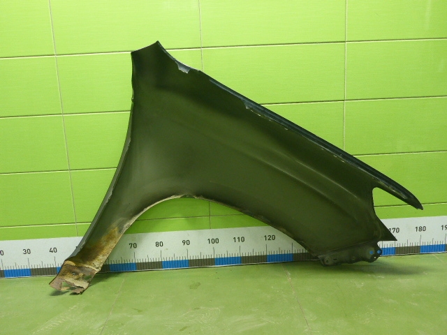 Крыло переднее левое