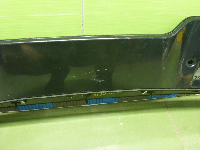 Спойлер (дефлектор) крышки багажника