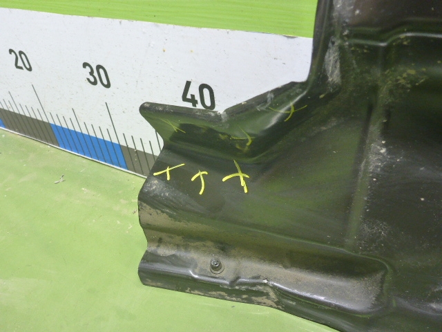 Кронштейн заднего бампера