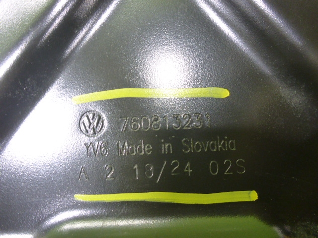 Кронштейн заднего бампера