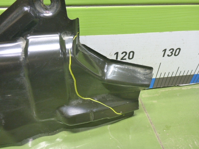 Кронштейн заднего бампера