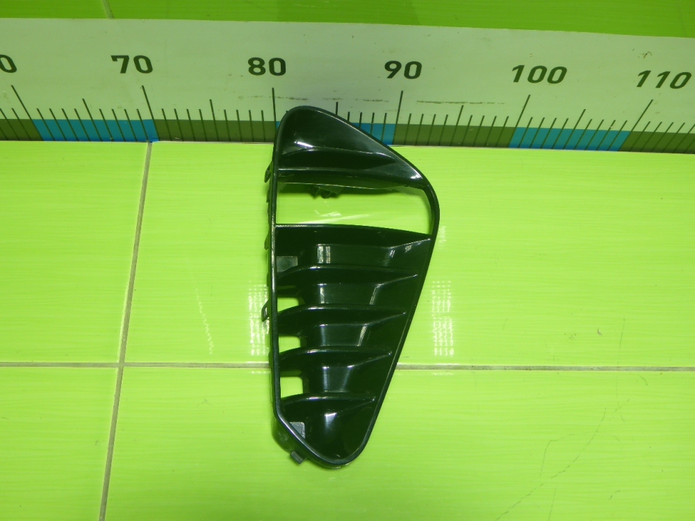 Накладка переднего бампера правая