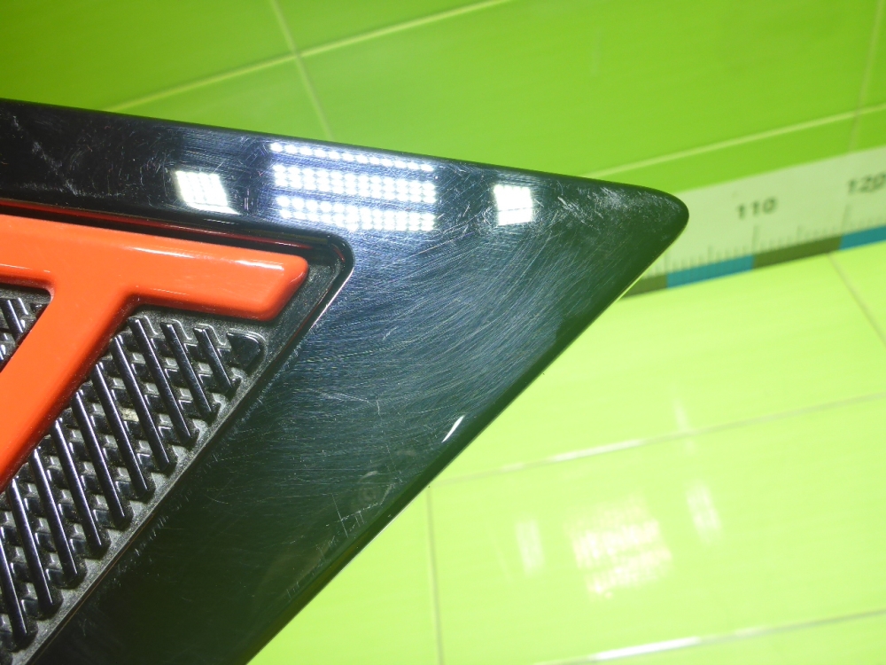 Накладка переднего крыла правого