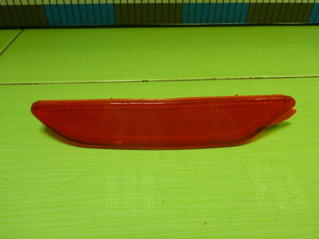 Отражатель в бампер задний правый