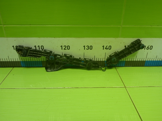 Кронштейн заднего бампера правый