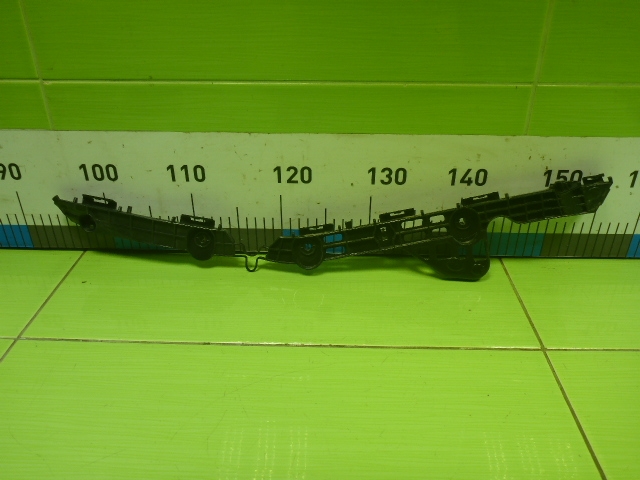 Кронштейн заднего бампера правый