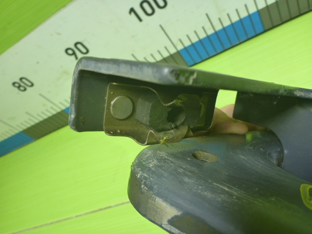 Петля решетки радиатора