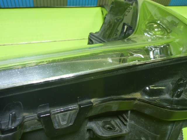 Фара противотуманная левая