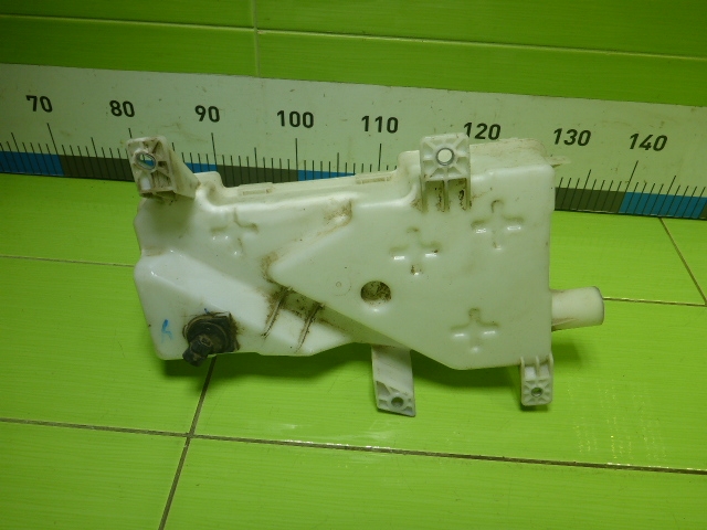 Бачок омывателя лобового стекла