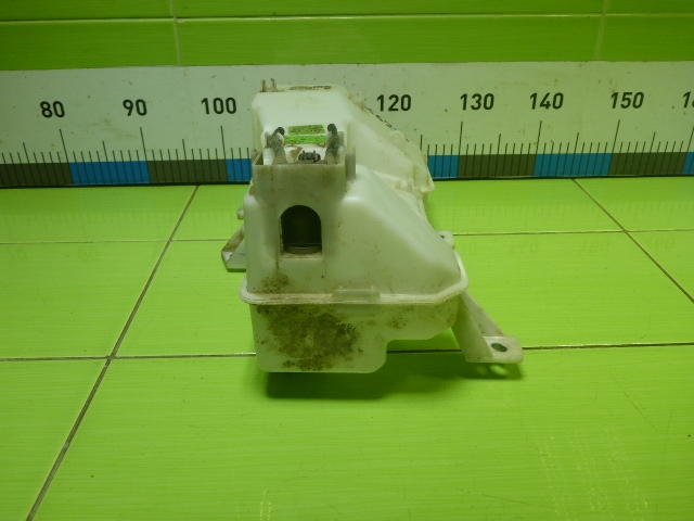 Бачок омывателя лобового стекла