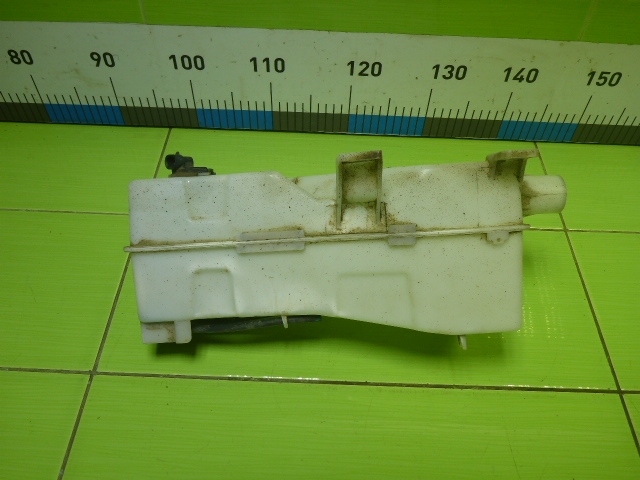 Бачок омывателя лобового стекла