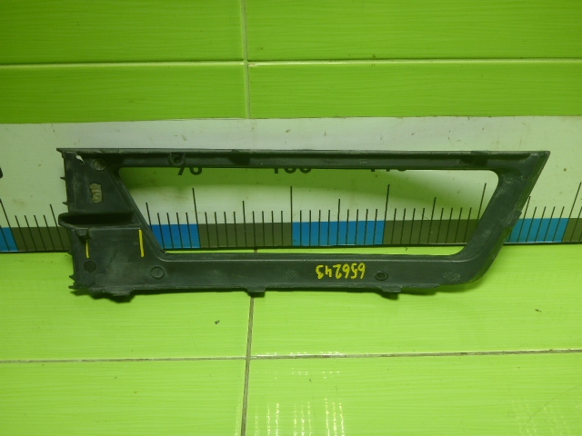 Решетка в бампер правая