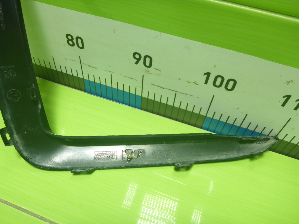 Накладка переднего бампера правая