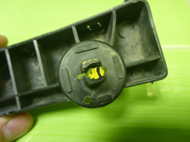 Кронштейн переднего бампера левый