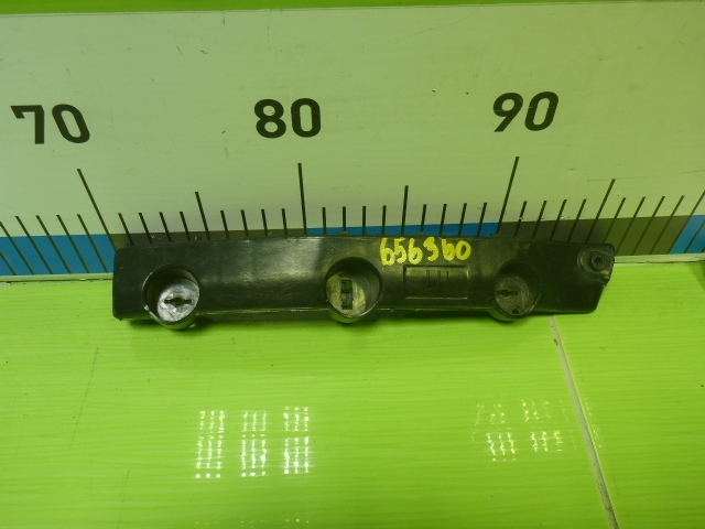 Кронштейн переднего бампера левый