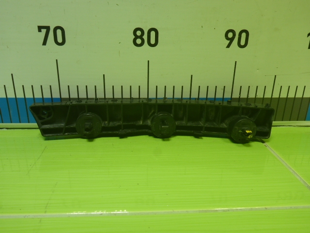 Кронштейн переднего бампера левый