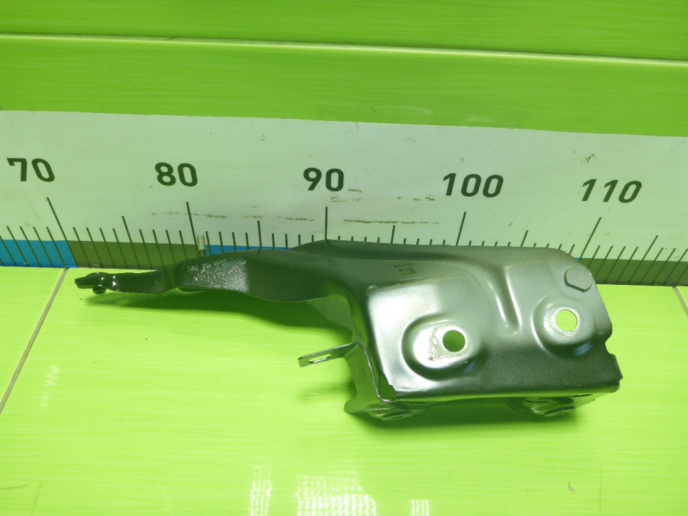 Кронштейн крепления крыла