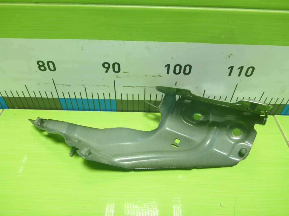 Кронштейн крепления крыла