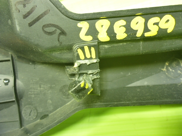 Накладка переднего крыла правого