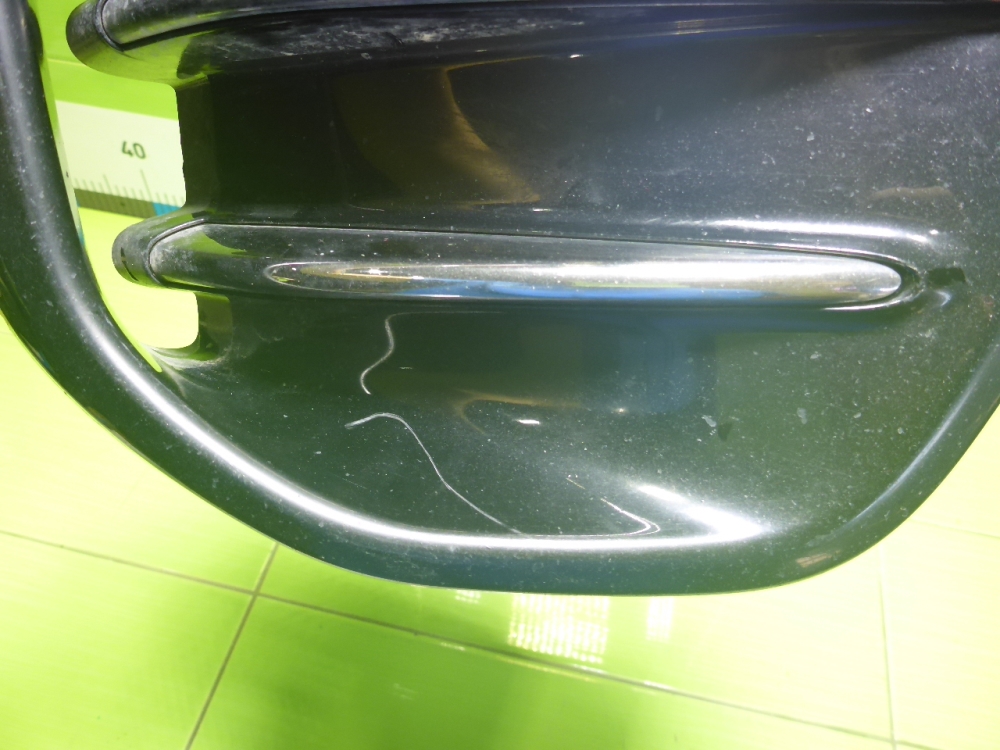 Рамка противотуманной фары правой