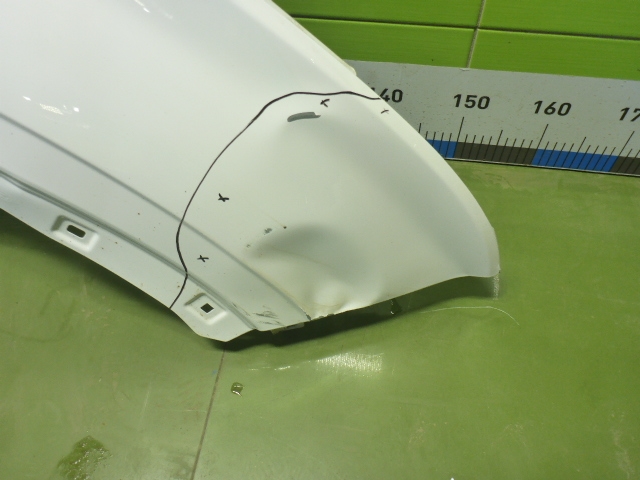 Крыло переднее правое