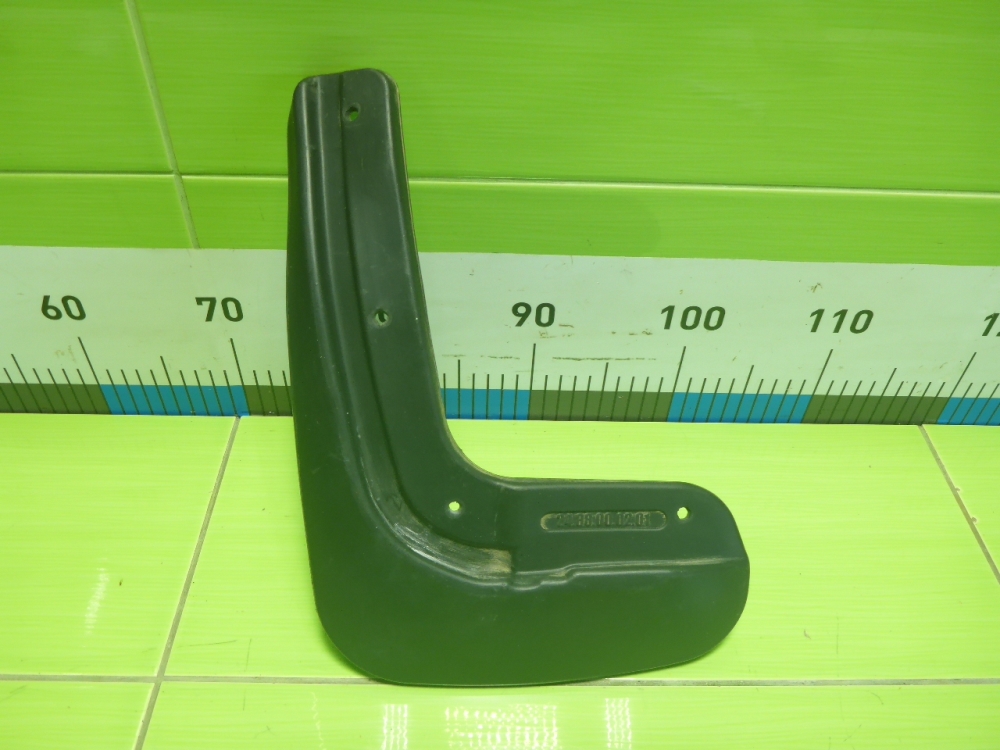 Брызговик задний левый