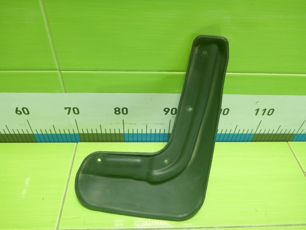 Брызговик задний левый