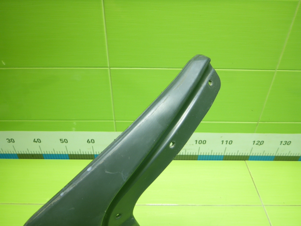 Брызговик задний левый