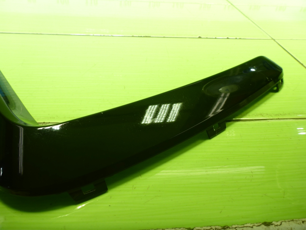 Накладка переднего бампера правая