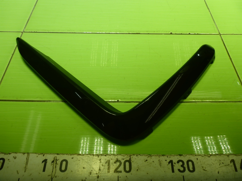 Накладка переднего бампера правая