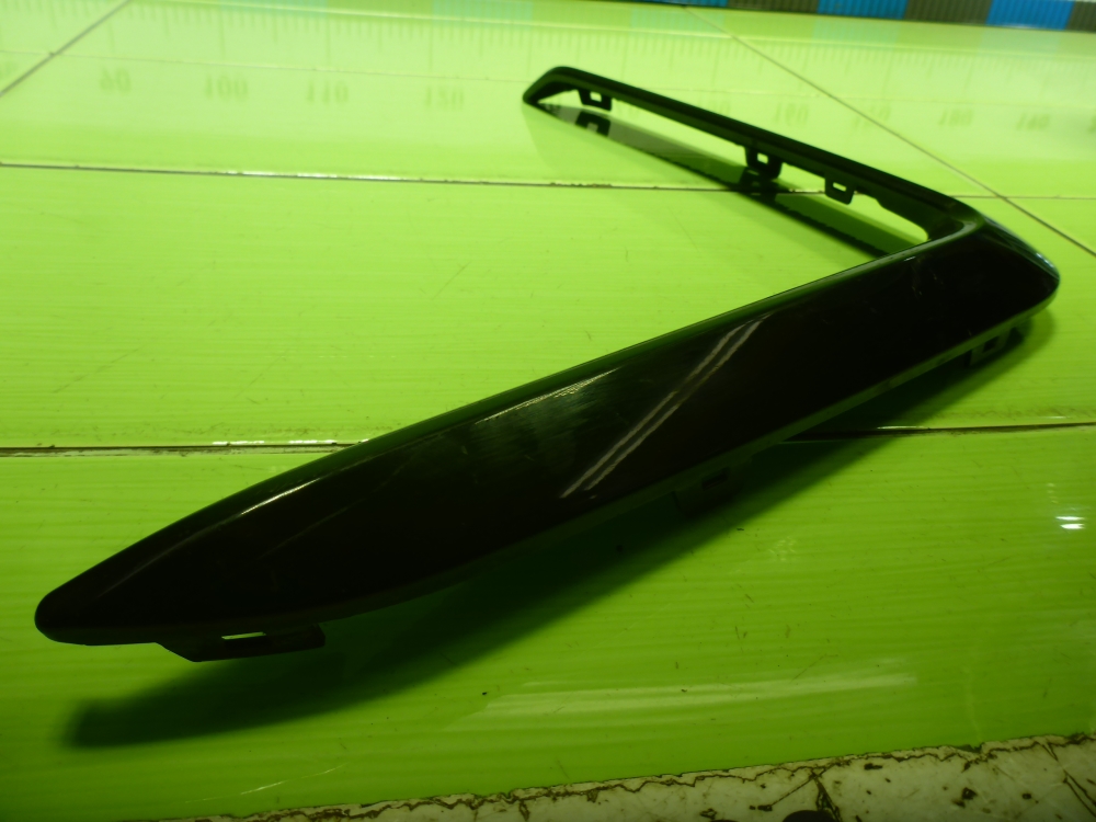 Накладка переднего бампера правая