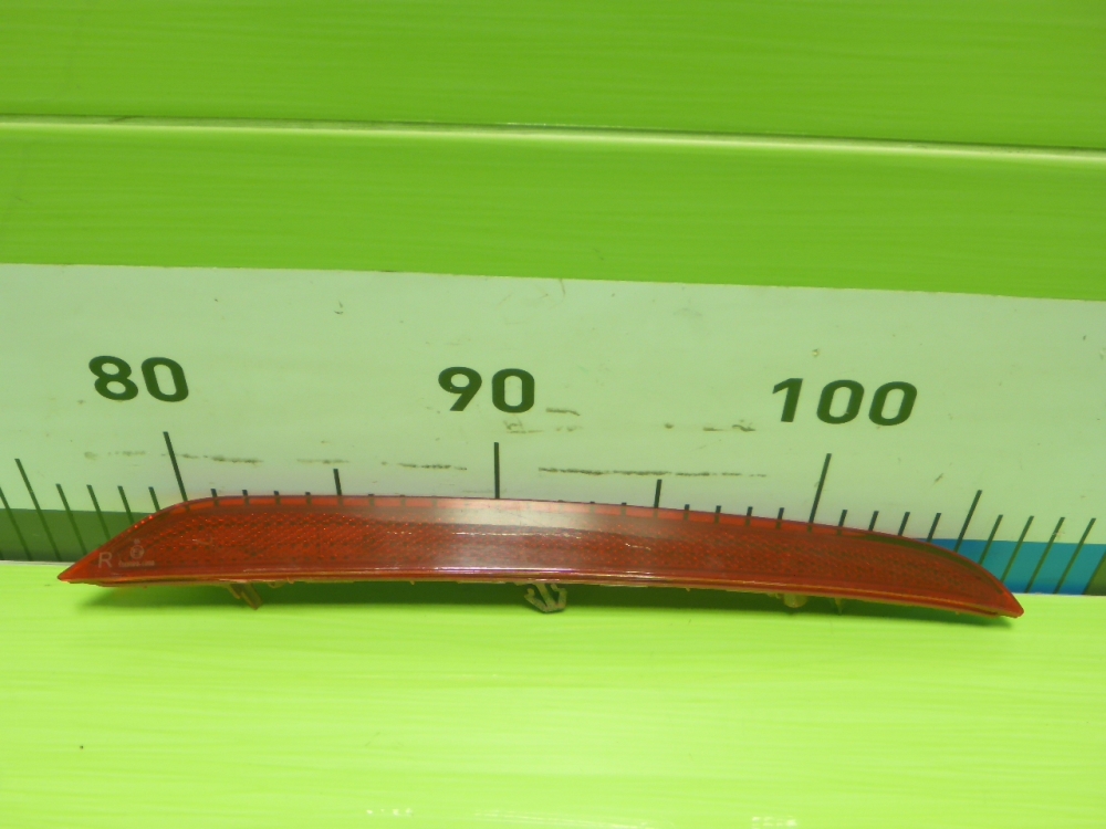 Отражатель в бампер задний правый