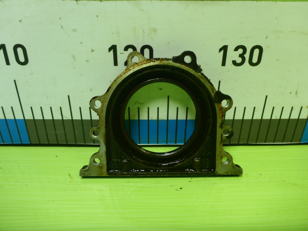 Крышка двигателя