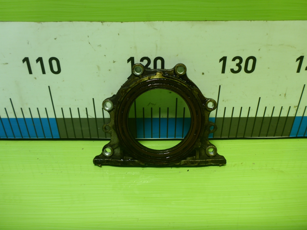 Крышка двигателя