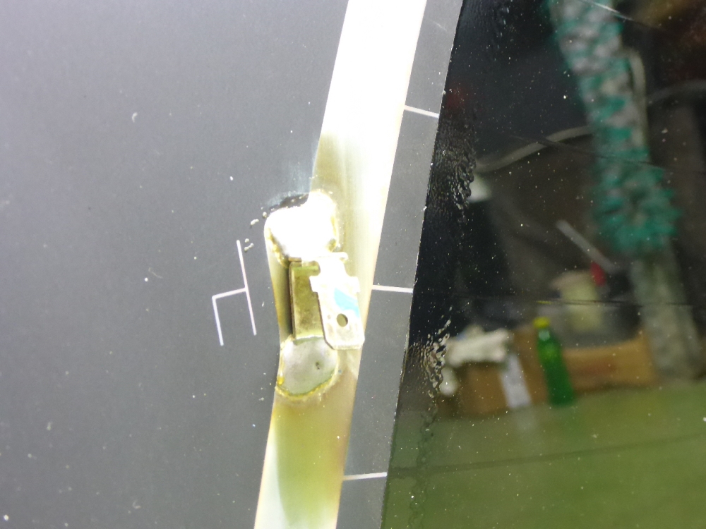 Стекло двери багажника