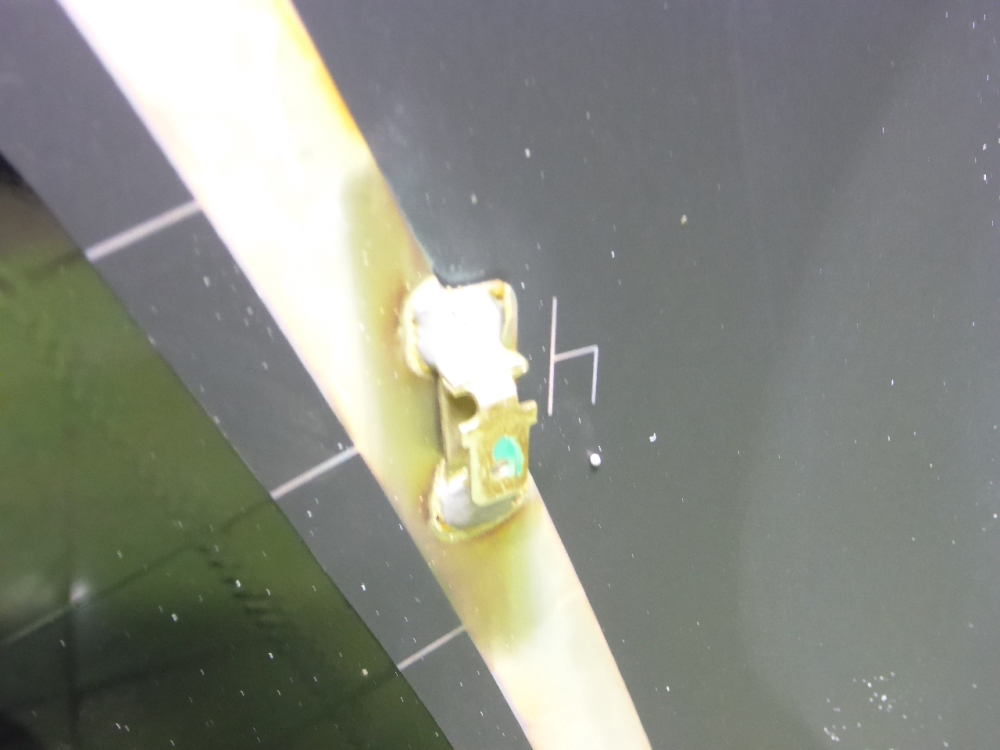 Стекло двери багажника