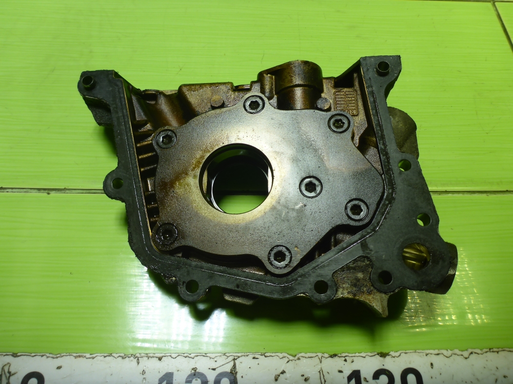 Насос масляный