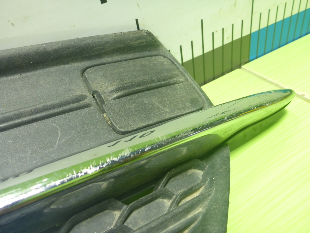 Заглушка бампера правая