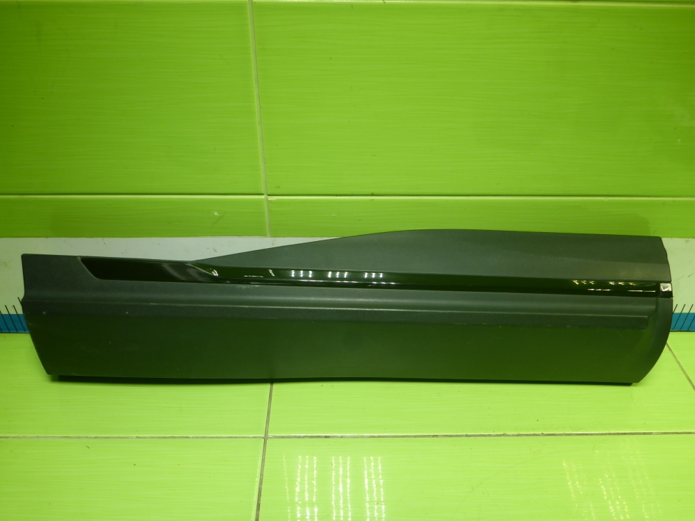 Накладка двери задней правой