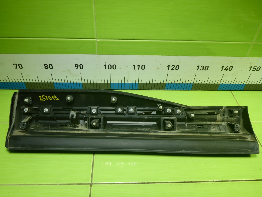 Накладка двери задней правой