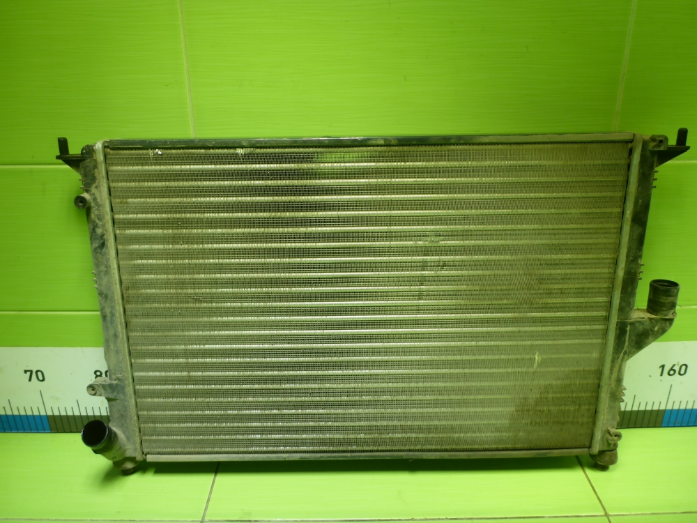 Радиатор охлаждения двигателя основной