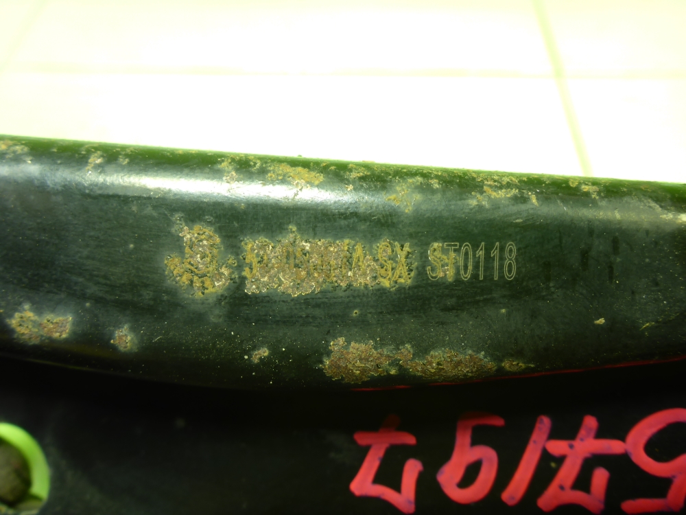 Рычаг передний правый