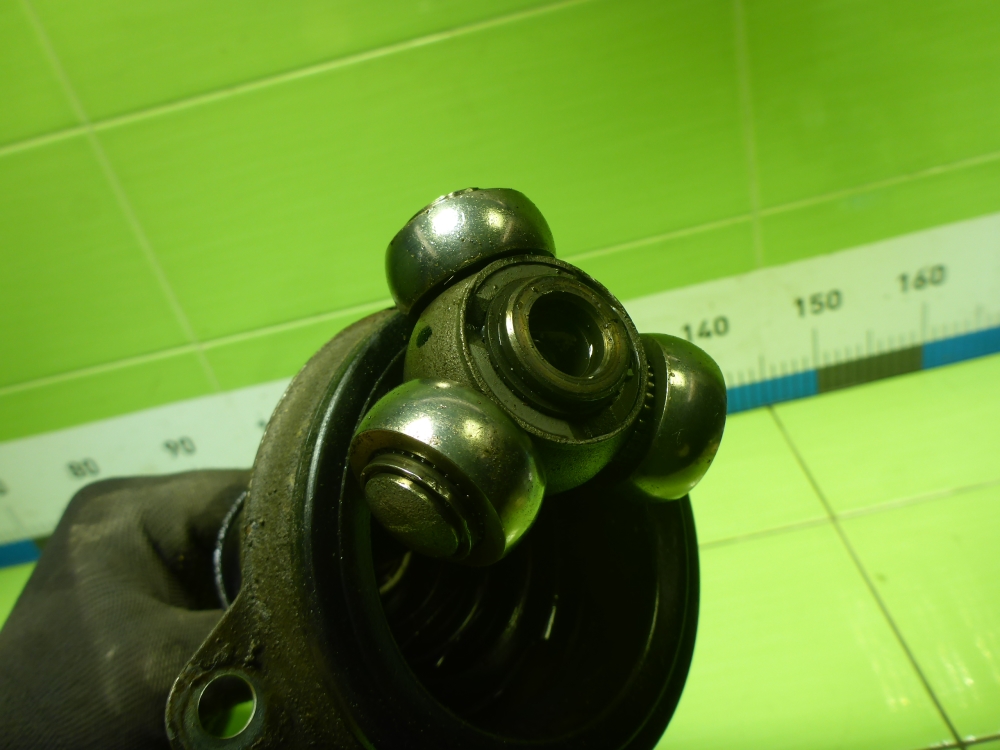 Полуось передняя левая