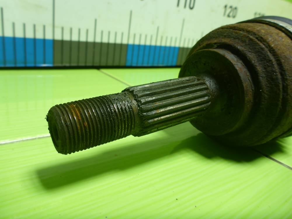 Полуось передняя левая