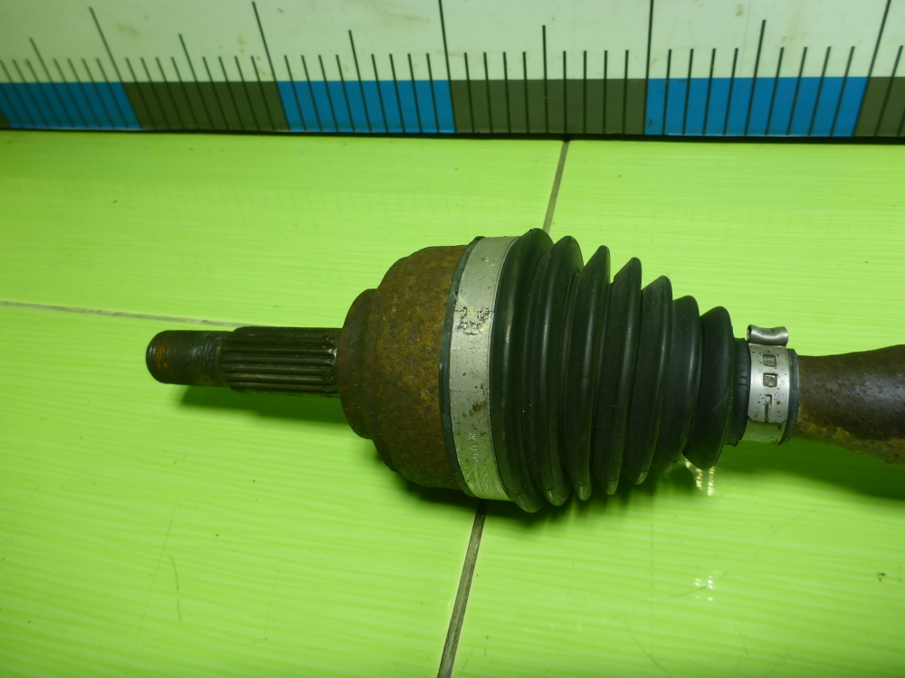 Полуось передняя левая