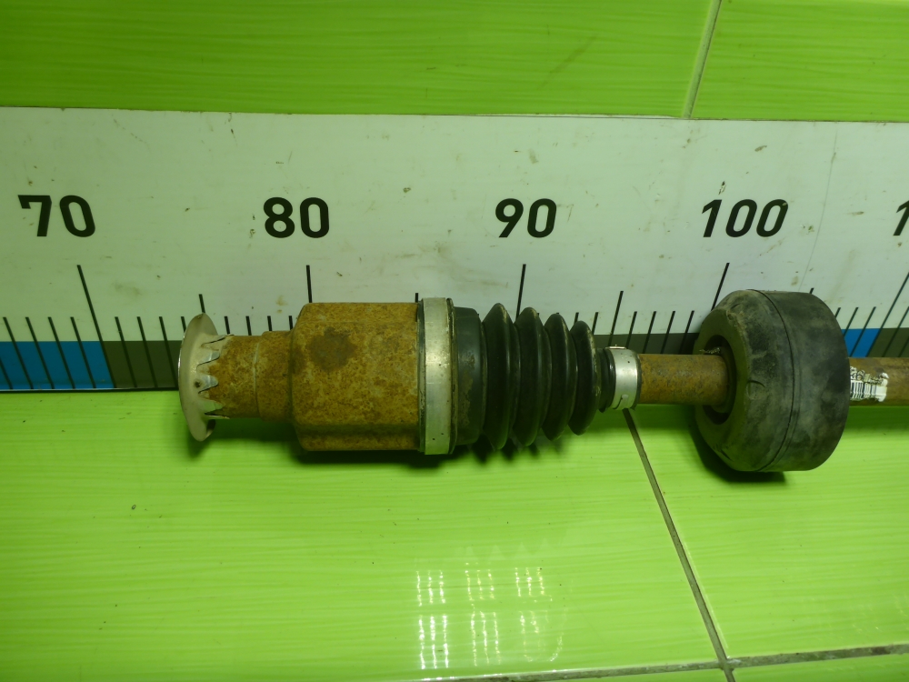 Полуось передняя правая