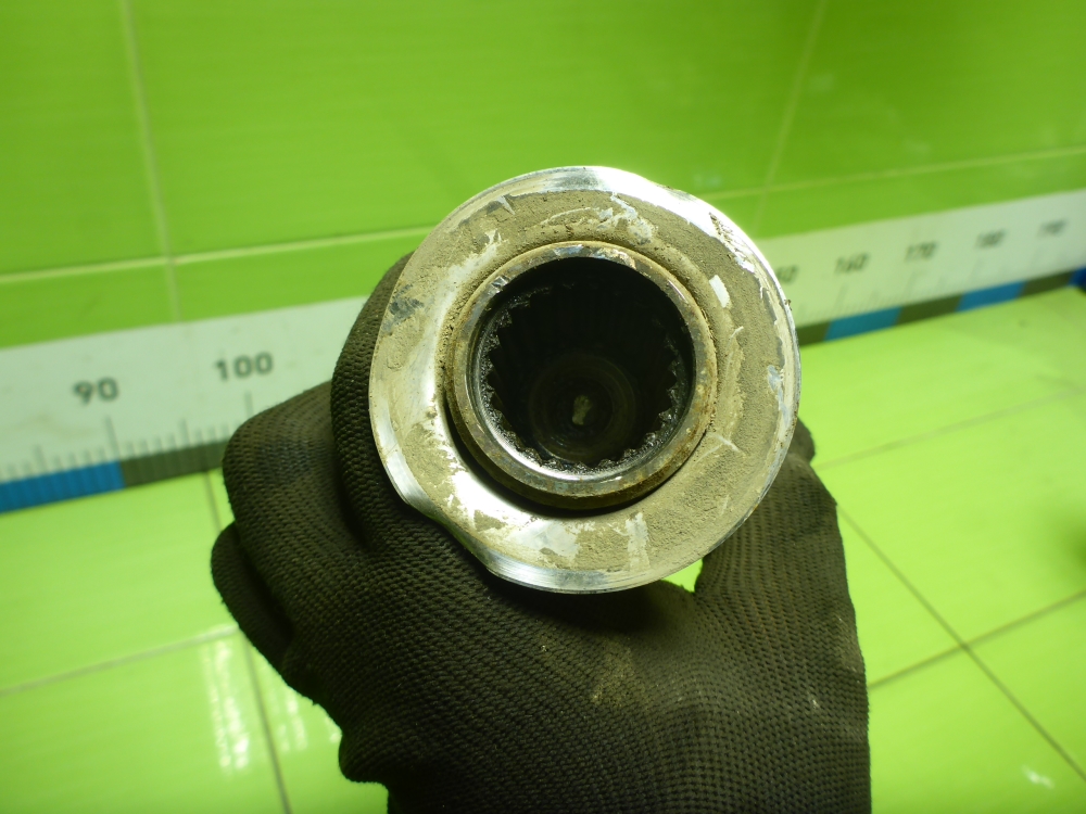 Полуось передняя правая