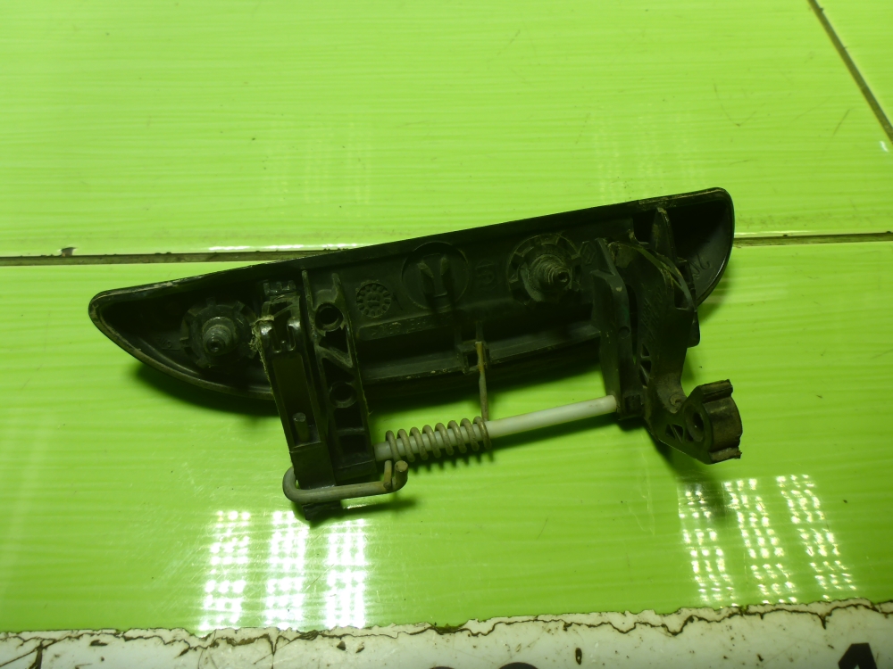 Ручка двери задней наружная левая