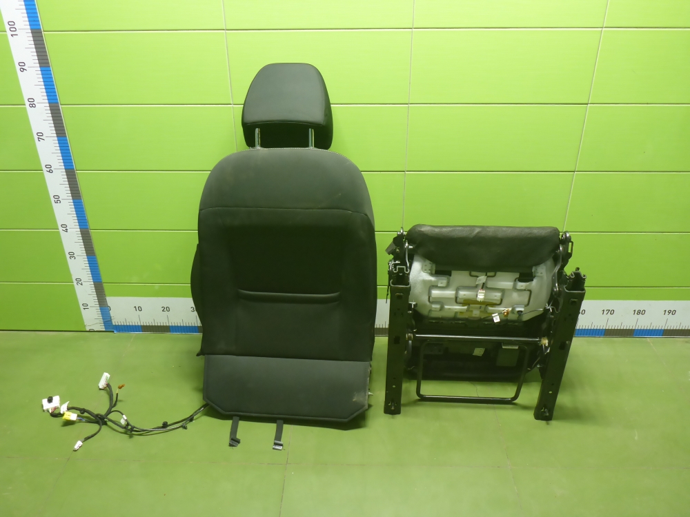 Сиденье переднее левое