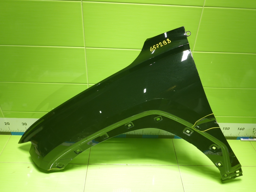 Крыло переднее левое